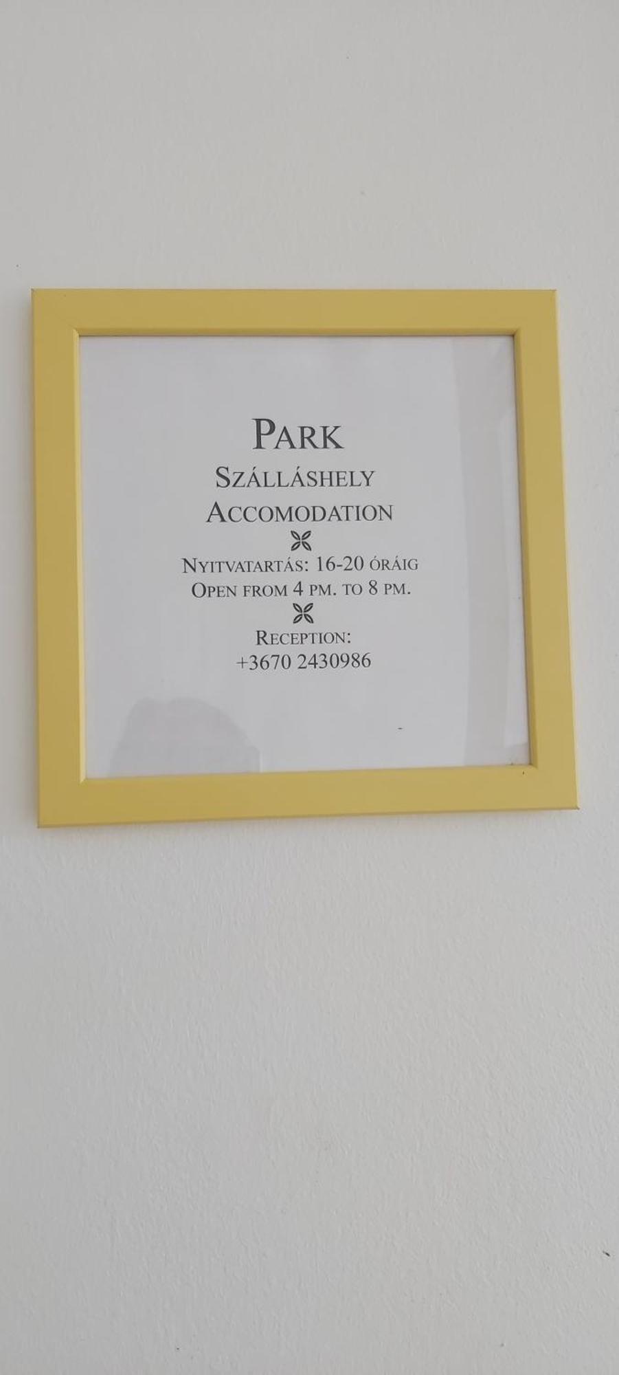 凯奇凯梅特 Park Vendeghaz酒店 外观 照片